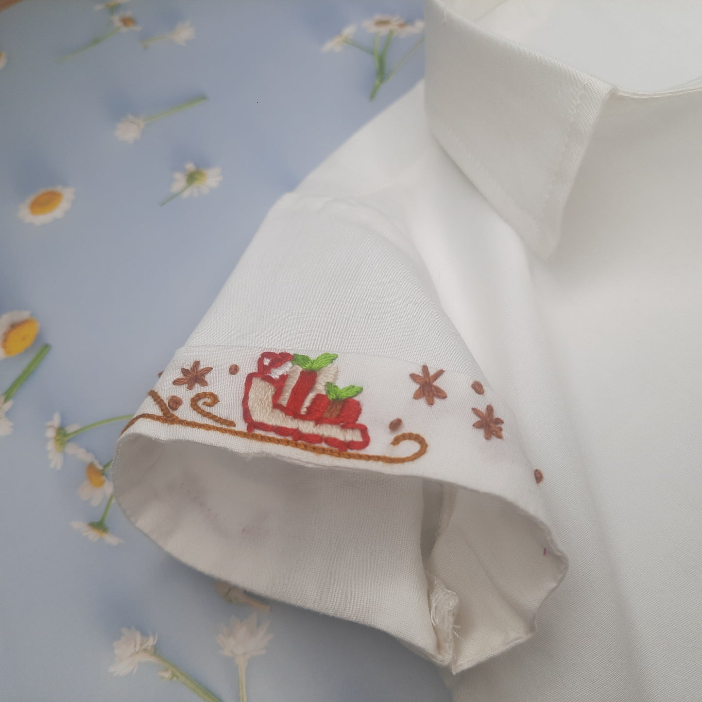 Keebee Organic Cotton Embroidered Half Sleeve Shirt - Santa's Sleigh